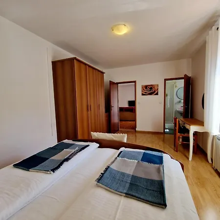 Aleksandar Apartman *