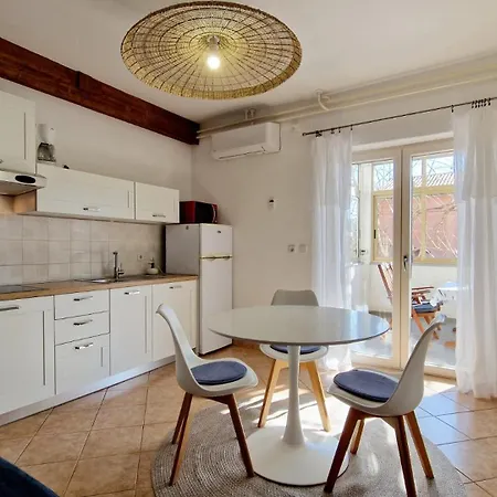 Aleksandar Apartment *