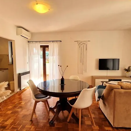 Aleksandar Apartment Porec