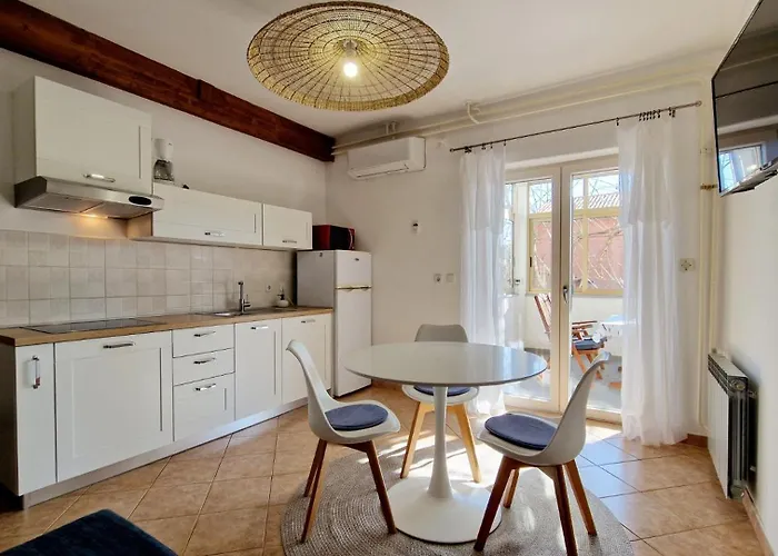 Aleksandar Appartement *